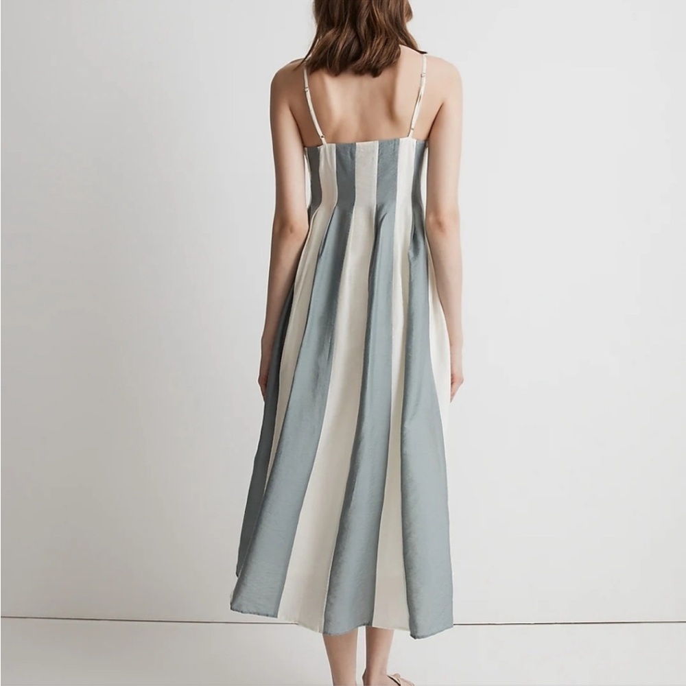 Elegant Striped Maxi Dress - Gray and White - Picture 5 of 9